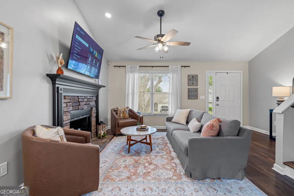 13 Huntcliff DR Cartersville, GA 30121