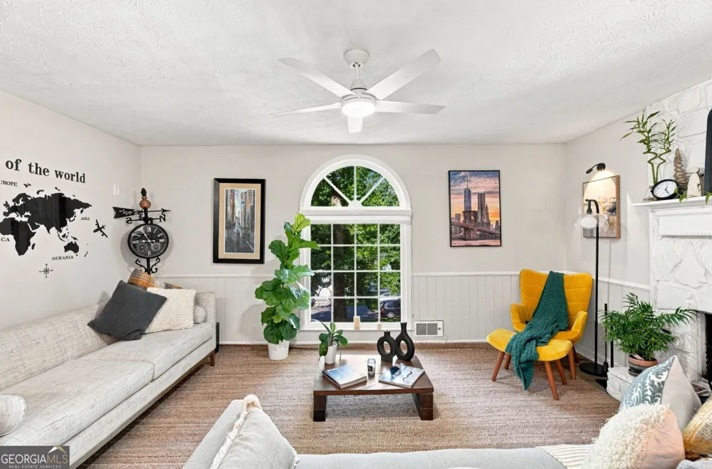 137 Landing LN Powder Springs, GA 30127