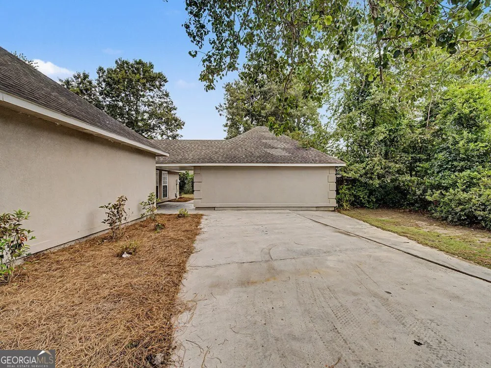 1621 Moore ST Adel, GA 31620