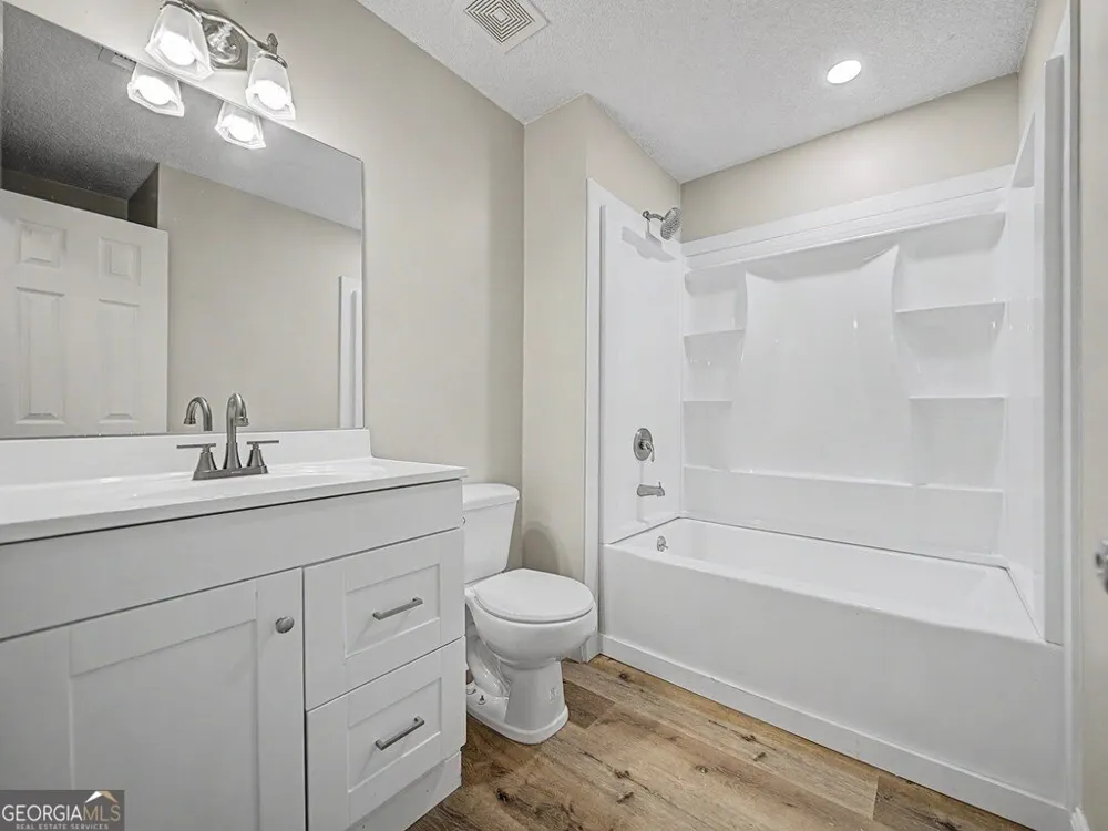 1621 Moore ST Adel, GA 31620