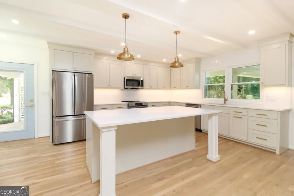100 Williamsburg LN Athens, GA 30605