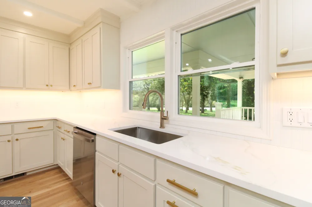 100 Williamsburg LN Athens, GA 30605