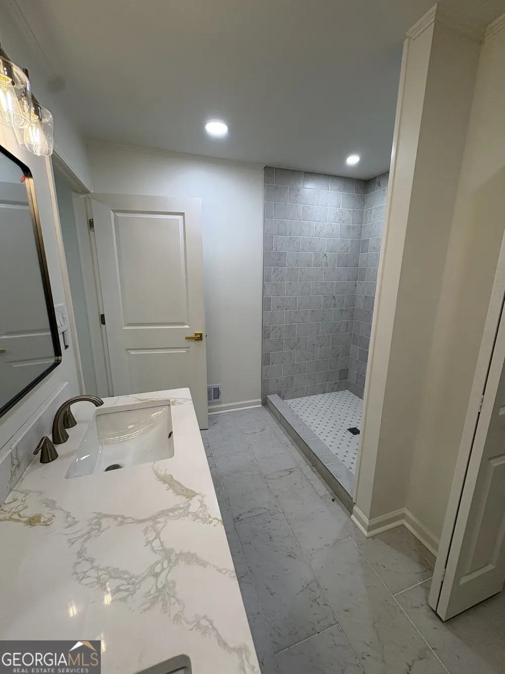 100 Williamsburg LN Athens, GA 30605