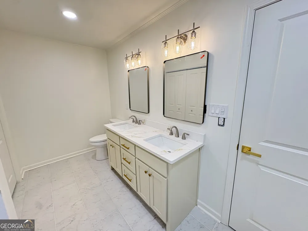 100 Williamsburg LN Athens, GA 30605