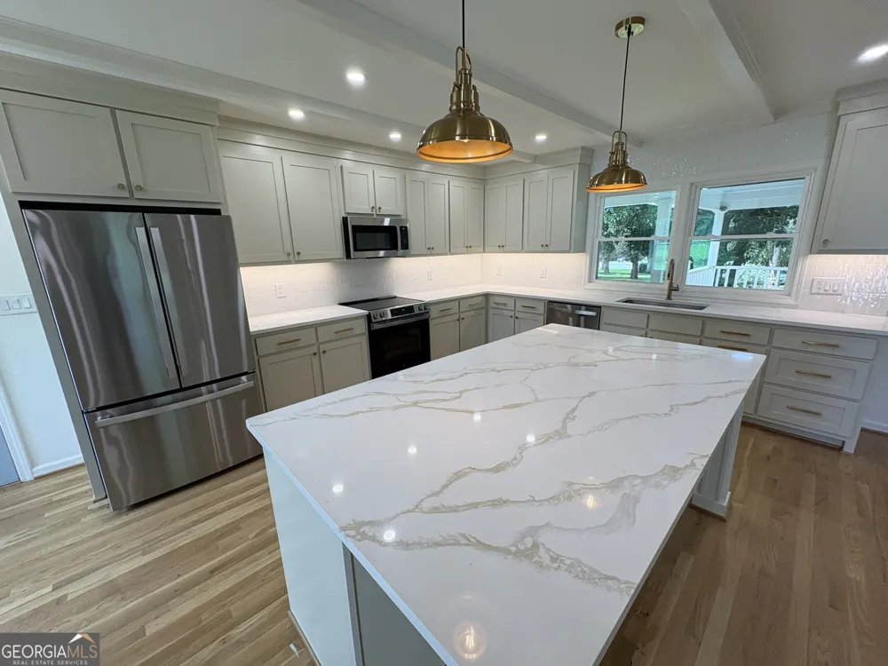 100 Williamsburg LN Athens, GA 30605