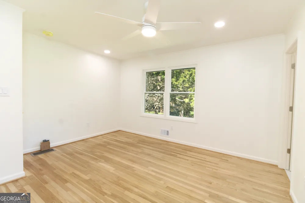 100 Williamsburg LN Athens, GA 30605