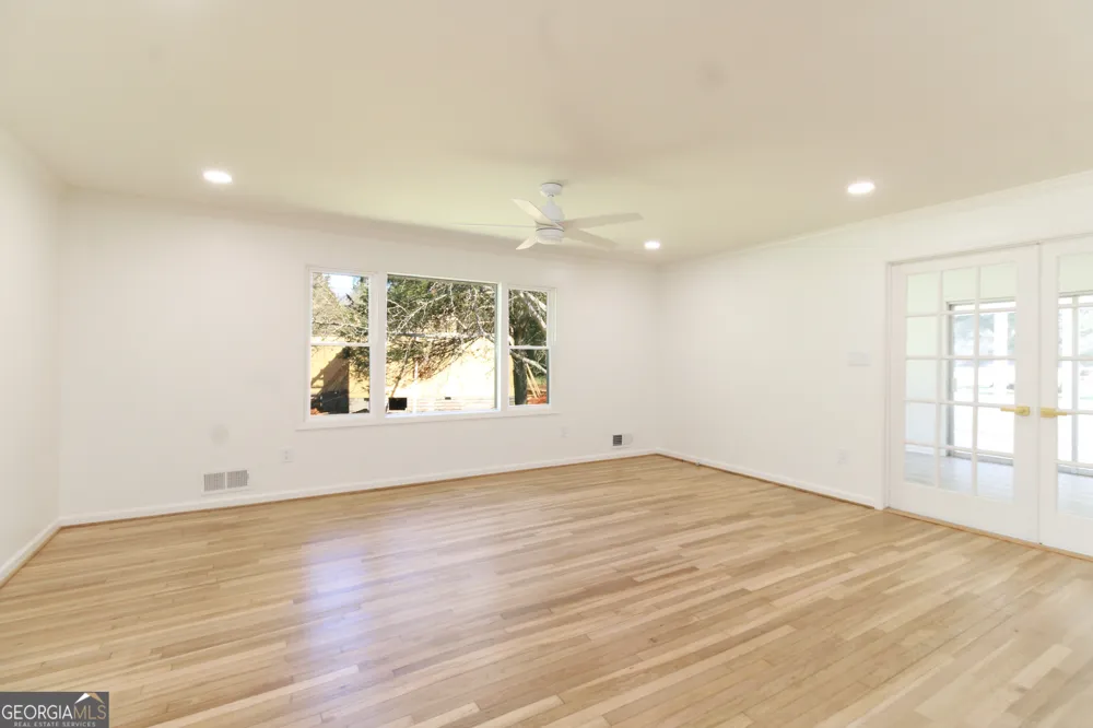 100 Williamsburg LN Athens, GA 30605