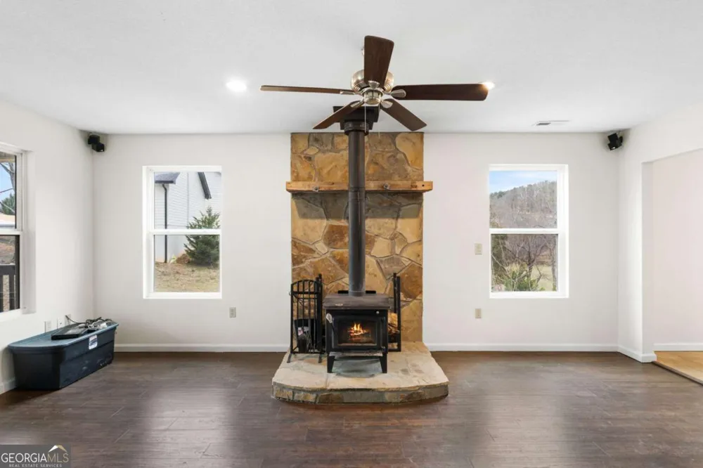 2636 Misty Creek LN Young Harris, GA 30582