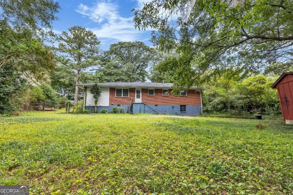2726 Hollywood DR Decatur, GA 30033