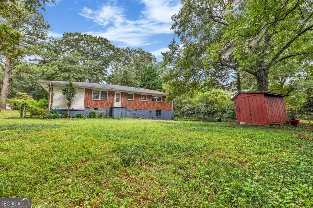 2726 Hollywood DR Decatur, GA 30033