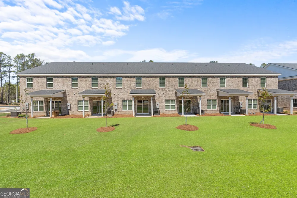 37 Azalea LN Richmond Hill, GA 31324