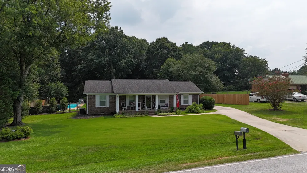 154 New Prospect RD Hartwell, GA 30643