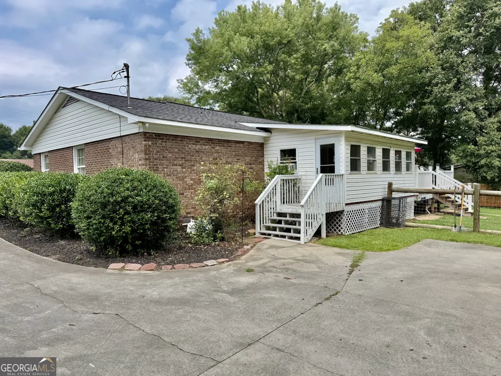 154 New Prospect RD Hartwell, GA 30643