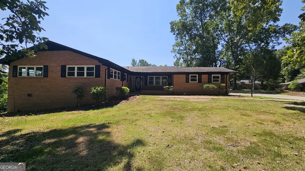 1305 Dana DR Dalton, GA 30720