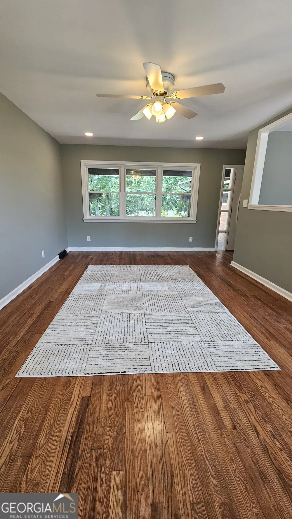 1305 Dana DR Dalton, GA 30720