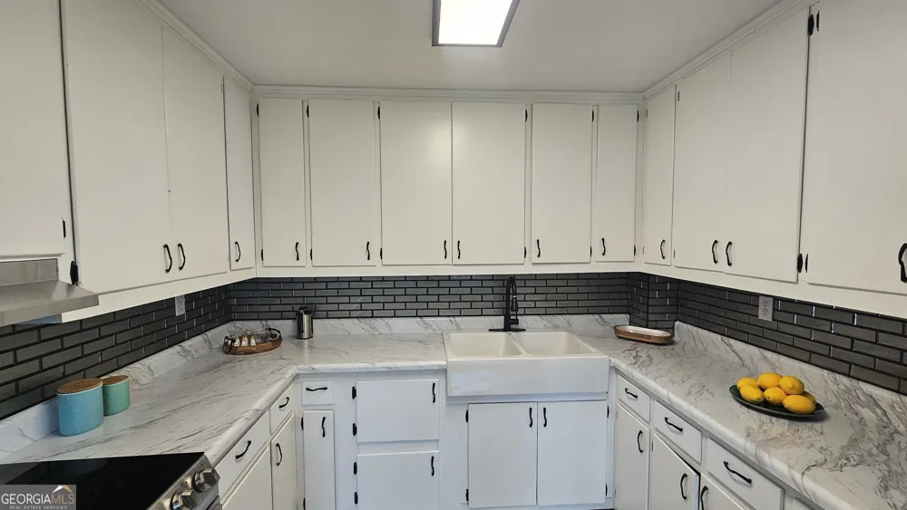 1305 Dana DR Dalton, GA 30720