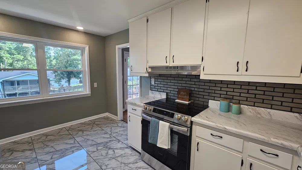 1305 Dana DR Dalton, GA 30720