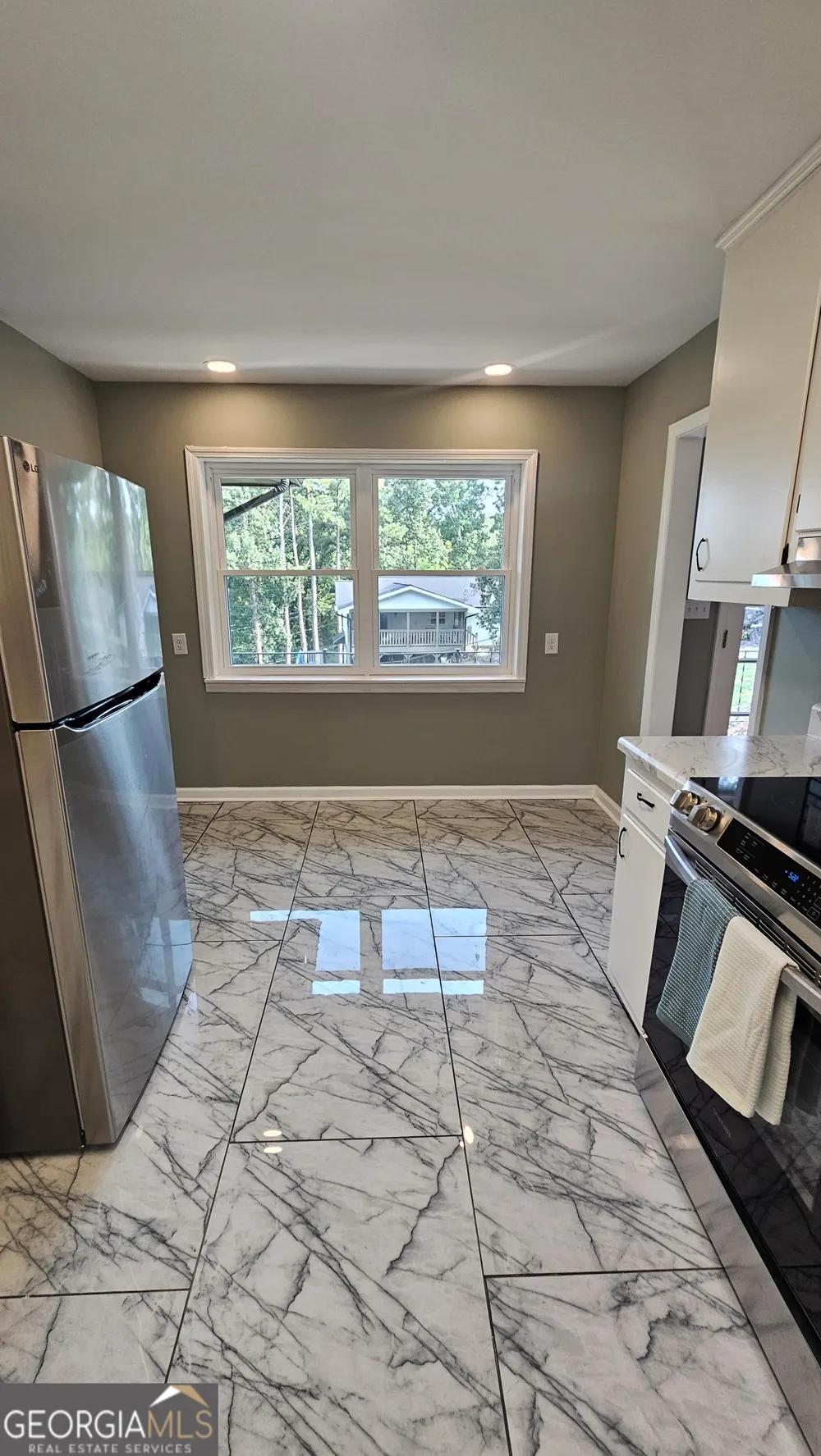 1305 Dana DR Dalton, GA 30720