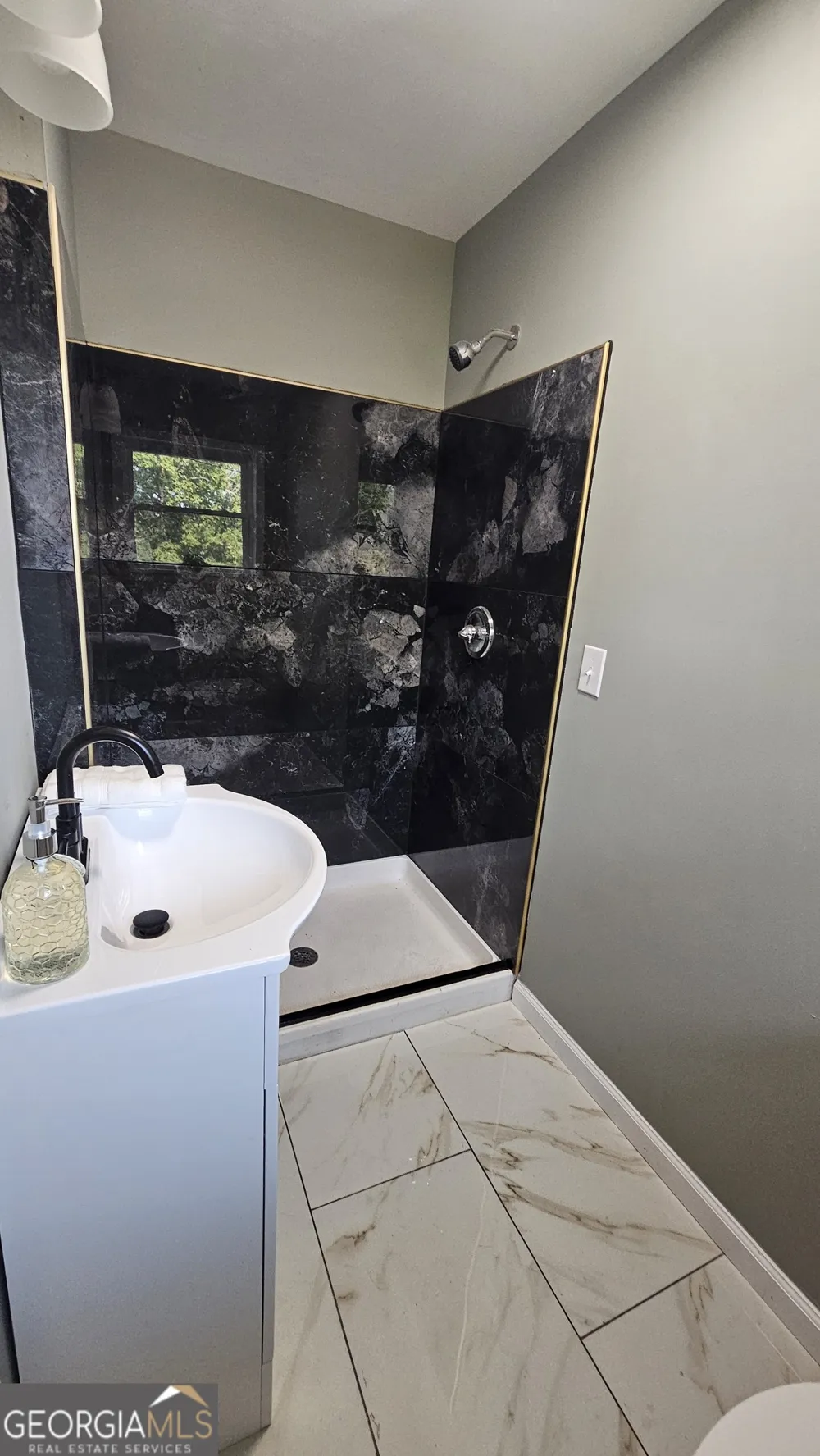1305 Dana DR Dalton, GA 30720