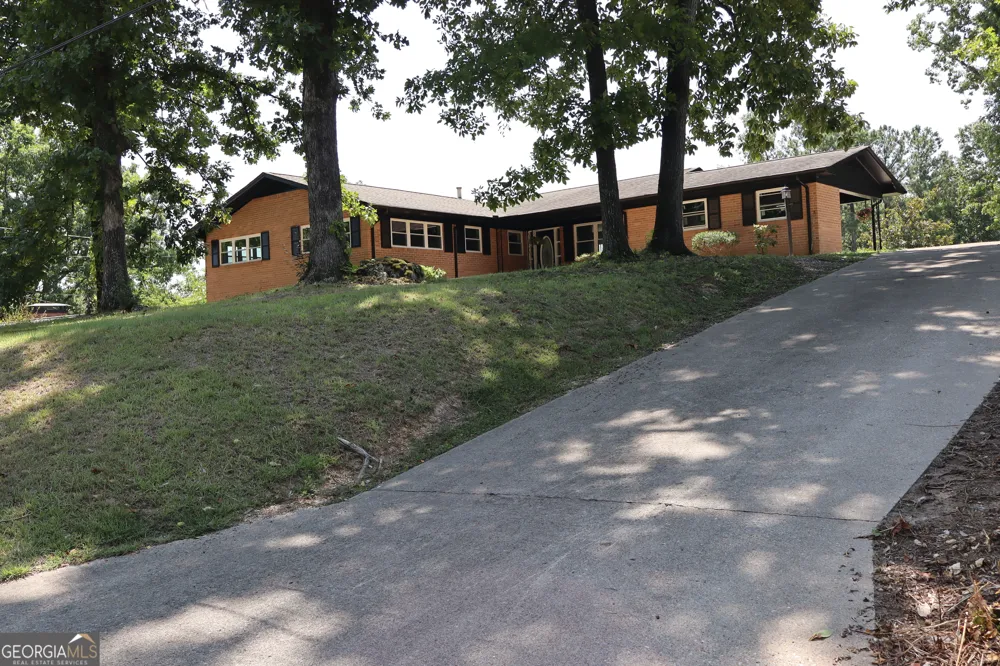 1305 Dana DR Dalton, GA 30720