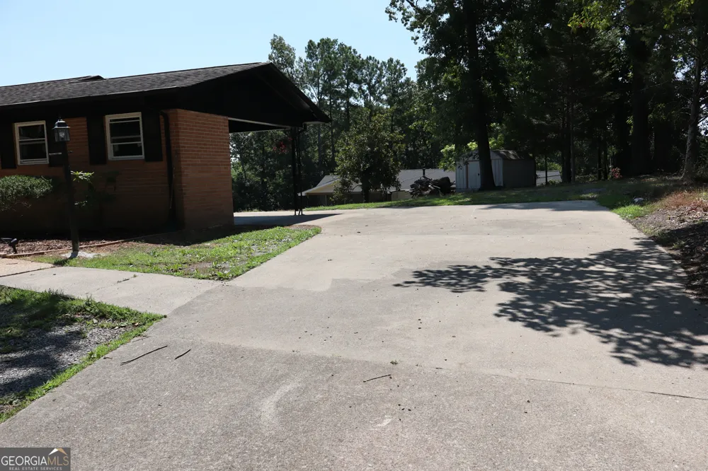 1305 Dana DR Dalton, GA 30720