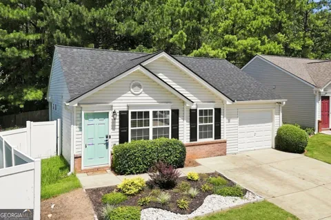 203 Oak Grove LN