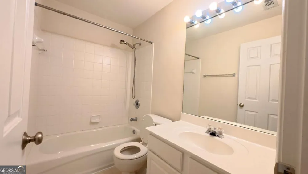 135 Friars Head DR Suwanee, GA 30024