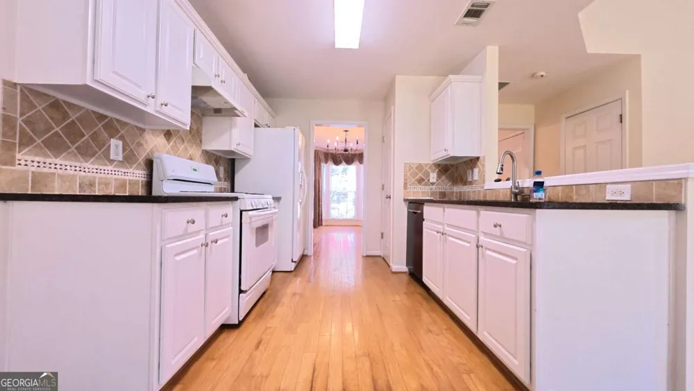 135 Friars Head DR Suwanee, GA 30024
