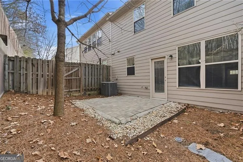 1697 Paxton LN SW Lilburn, GA 30047