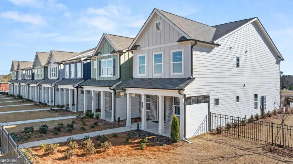 3283 Lake Carlton RD Loganville, GA 30052
