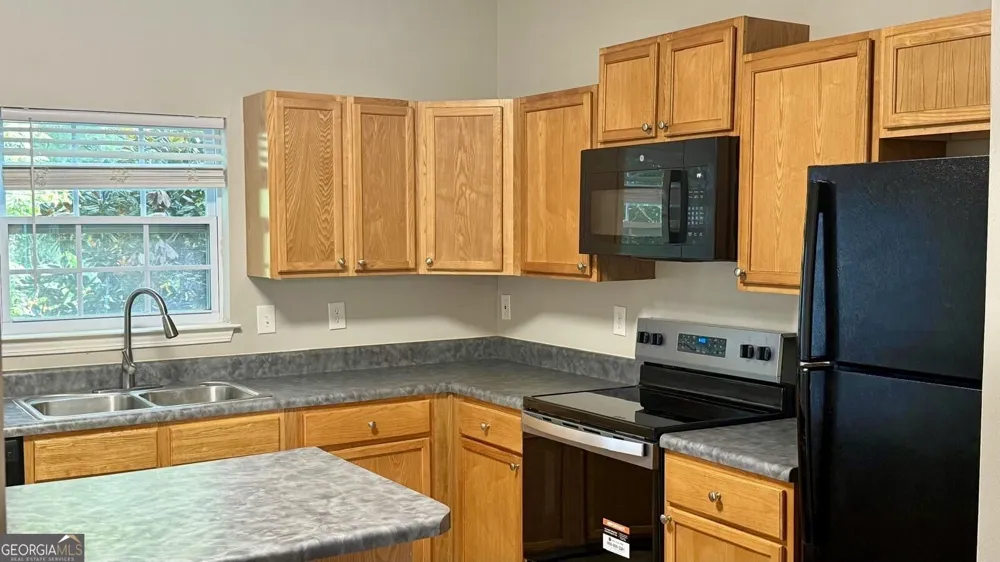 369 Pine Hill PL Norcross, GA 30093