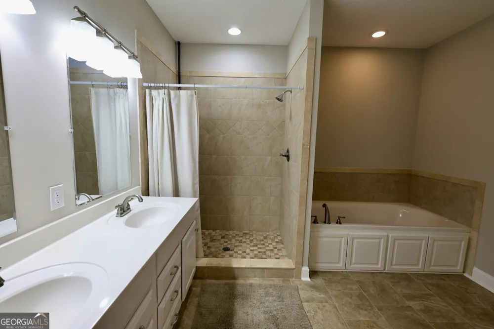 303 Overlook BND Kingsland, GA 31548