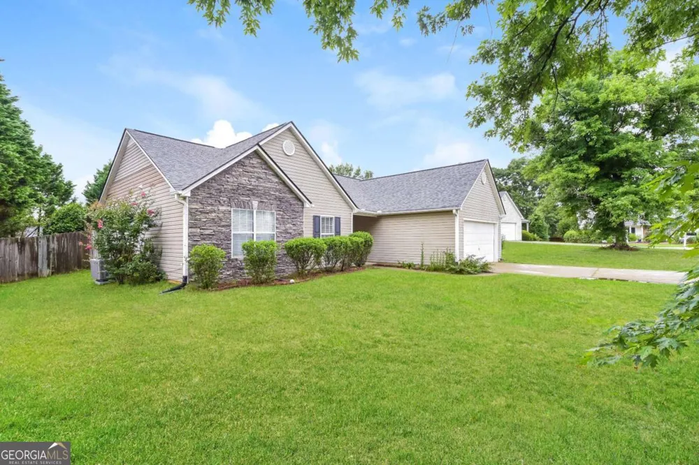 1525 Julianna DR Loganville, GA 30052