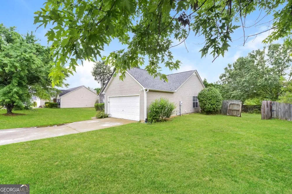 1525 Julianna DR Loganville, GA 30052