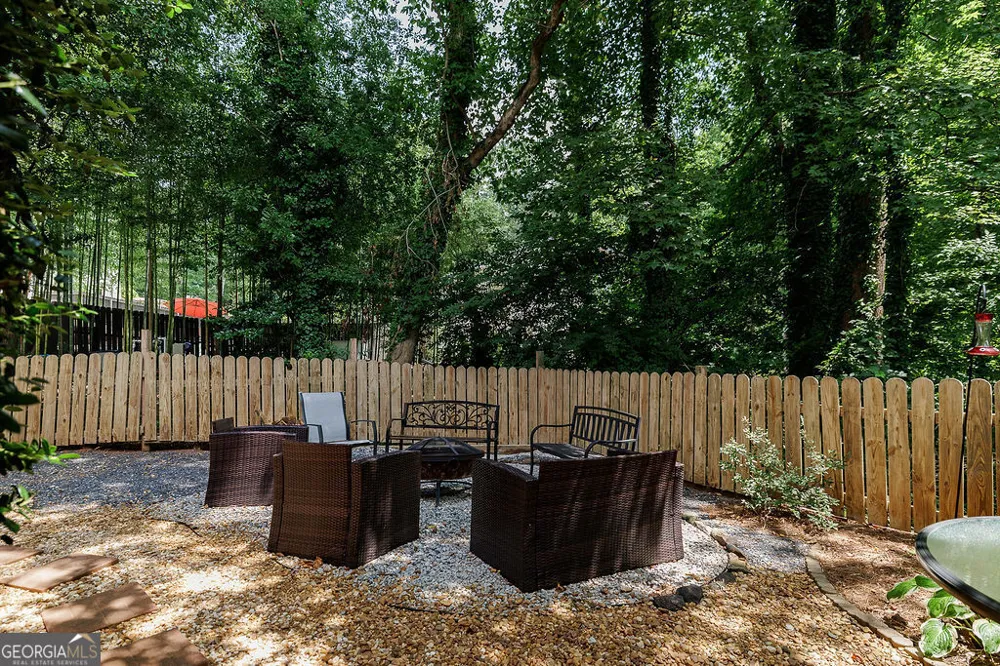 220 Eaglewood CT Athens, GA 30606