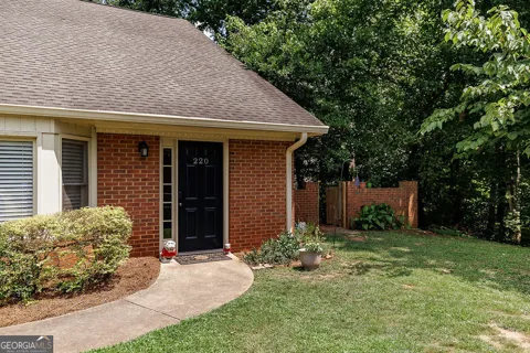 220 Eaglewood CT