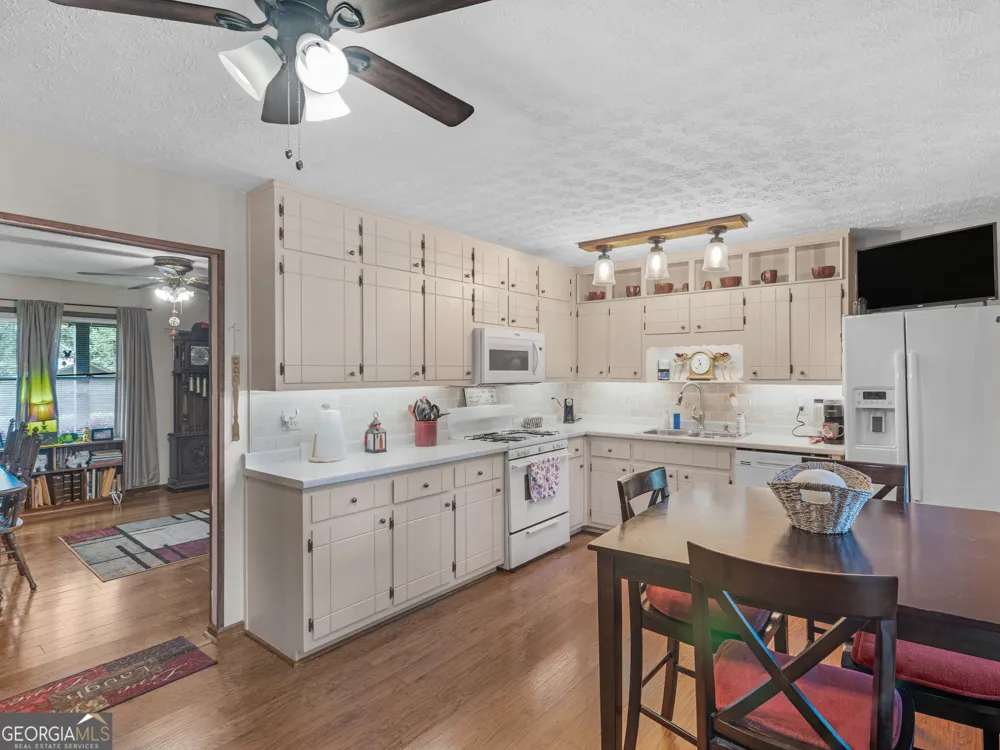 2037 Hampton Locust Grove RD Locust Grove, GA 30248