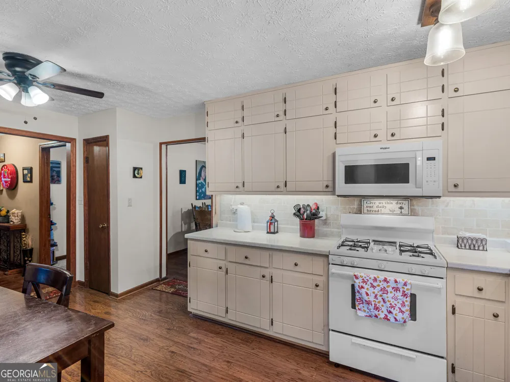 2037 Hampton Locust Grove RD Locust Grove, GA 30248