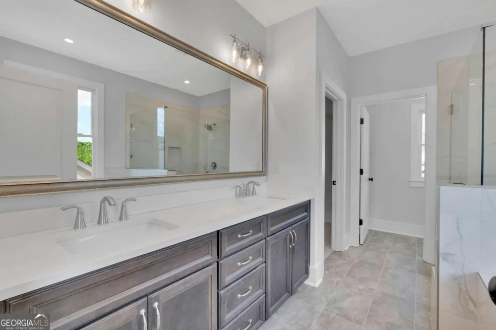 1356 Flora DR Conyers, GA 30094
