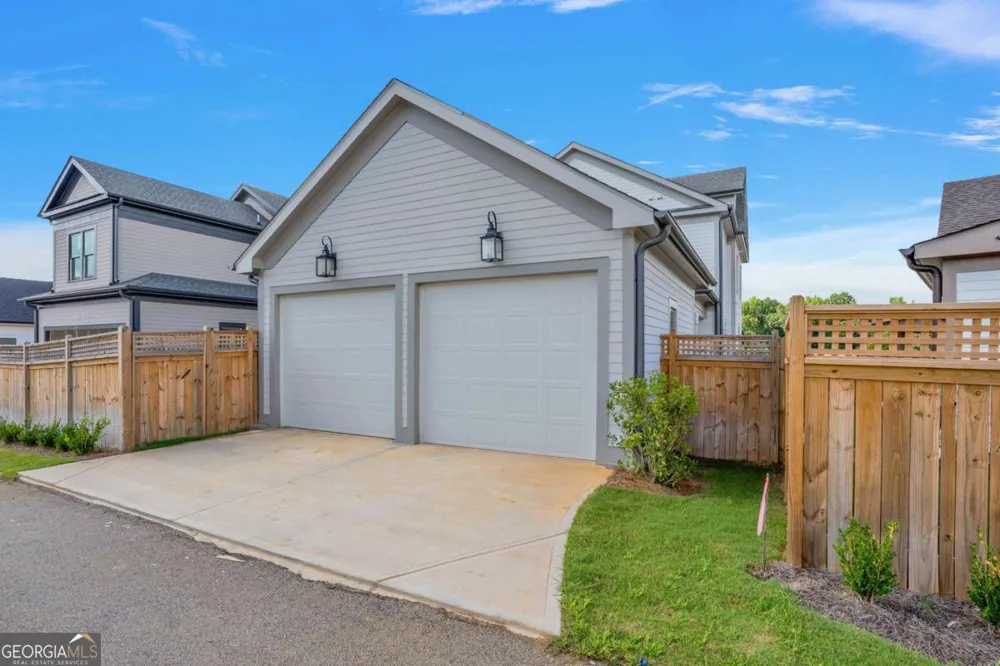 1356 Flora DR Conyers, GA 30094