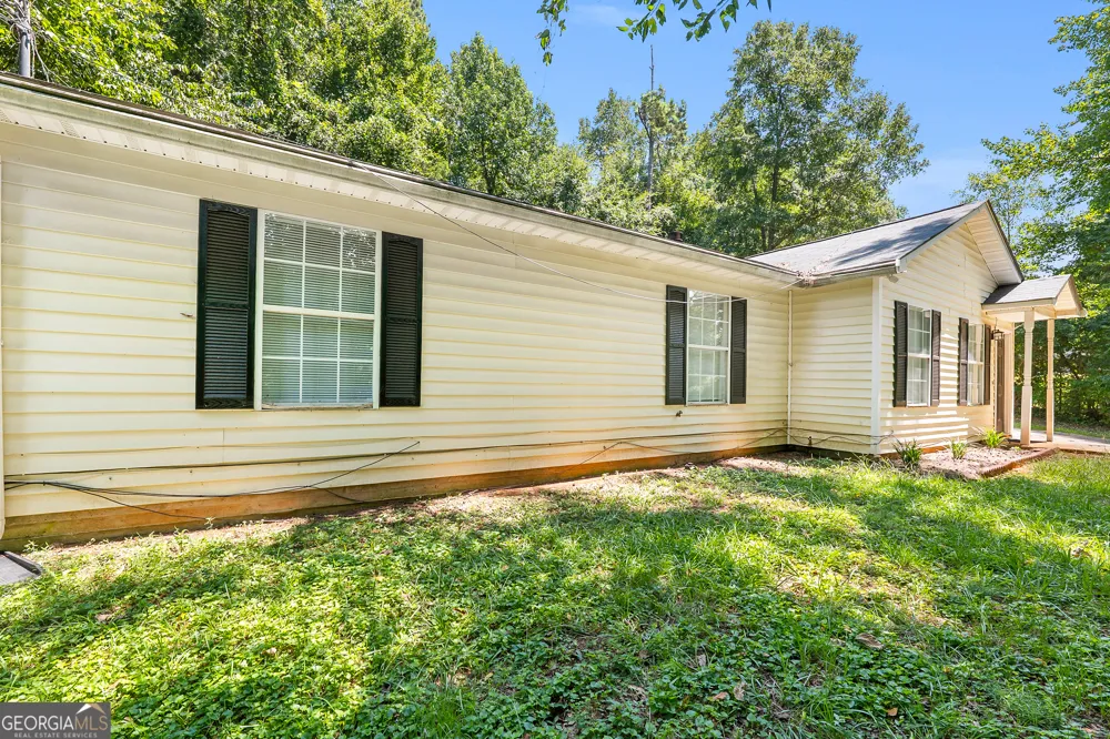 220 Splitwood LN Fairburn, GA 30213