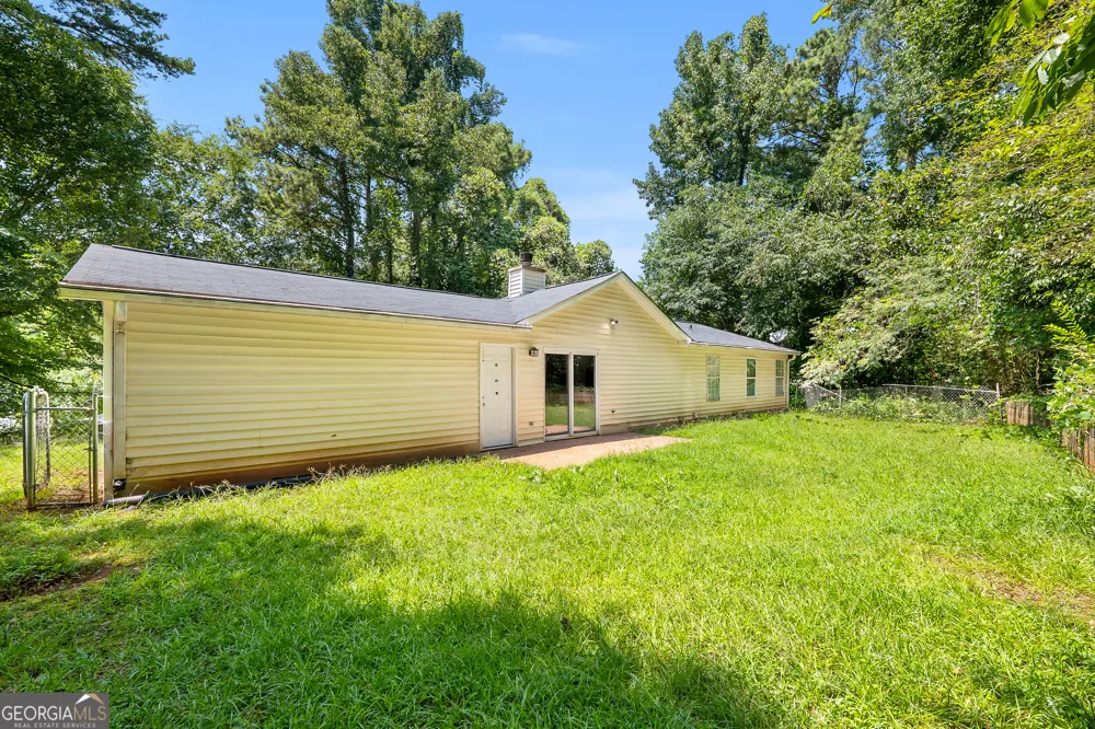 220 Splitwood LN Fairburn, GA 30213