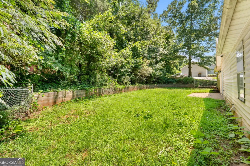 220 Splitwood LN Fairburn, GA 30213