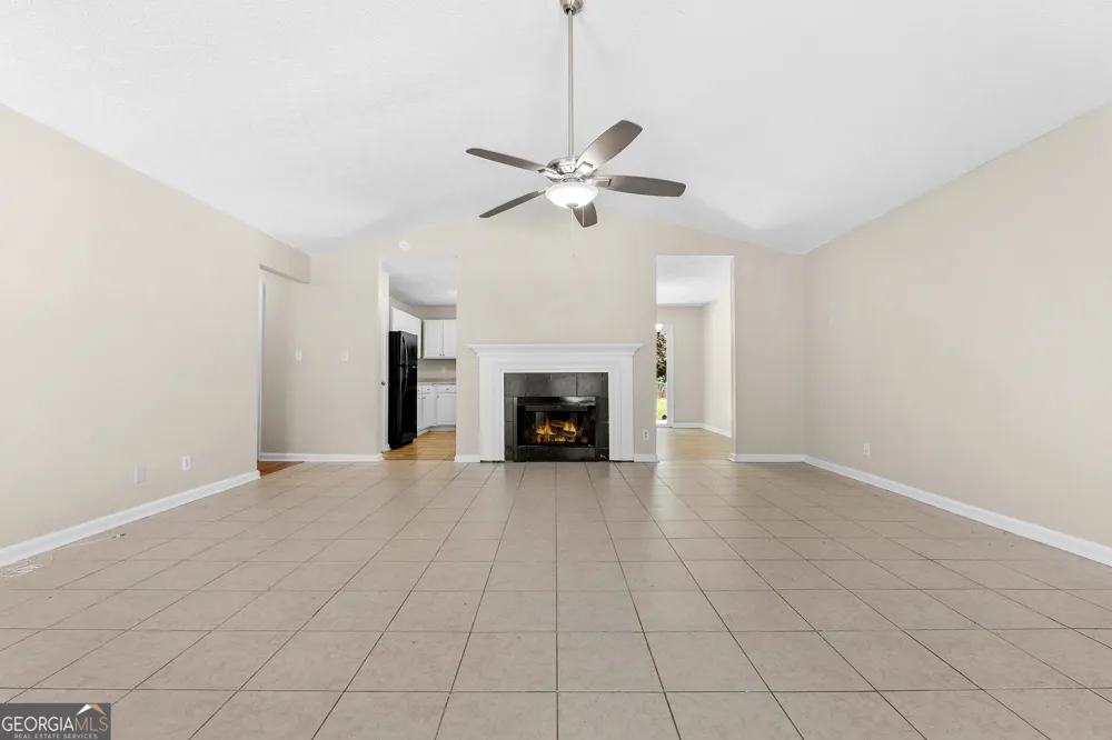 220 Splitwood LN Fairburn, GA 30213