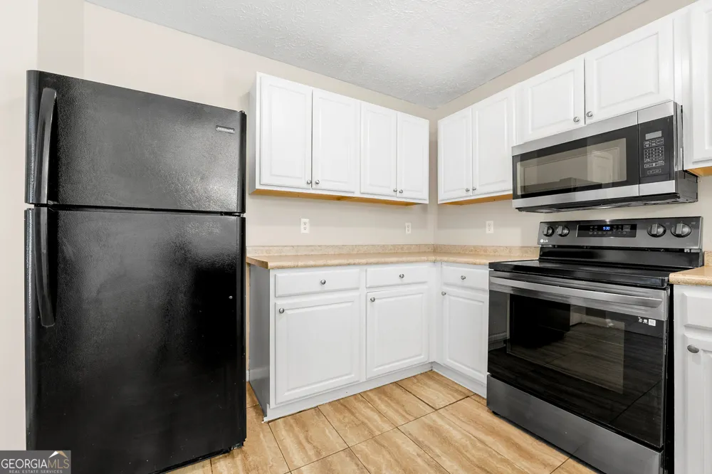 220 Splitwood LN Fairburn, GA 30213