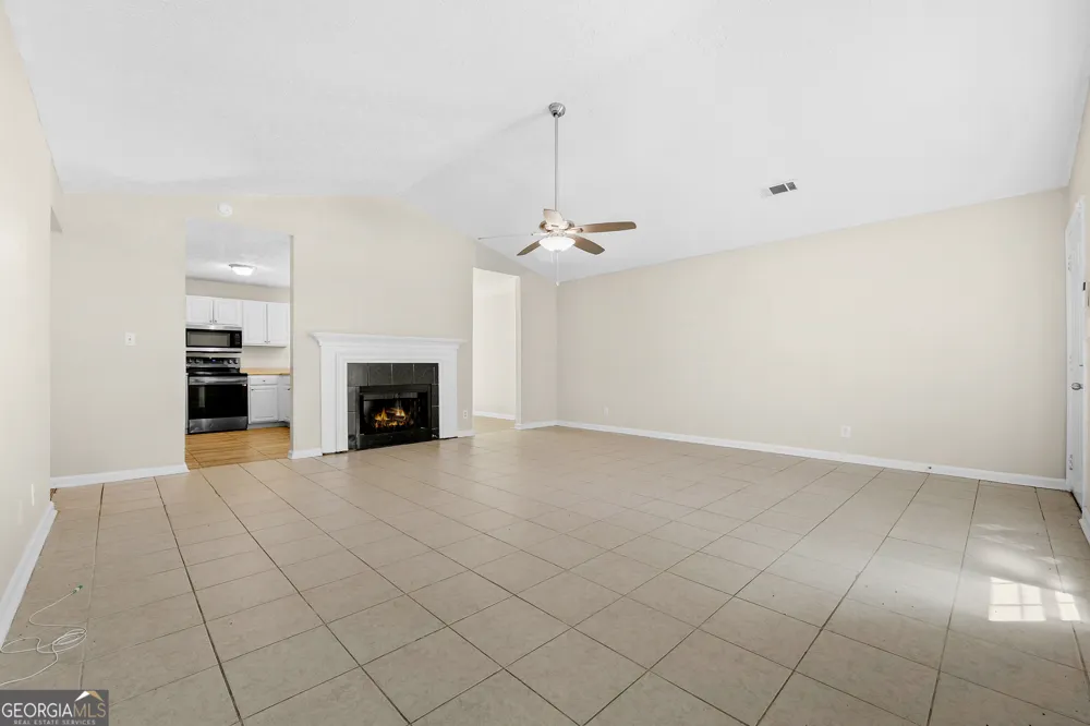 220 Splitwood LN Fairburn, GA 30213