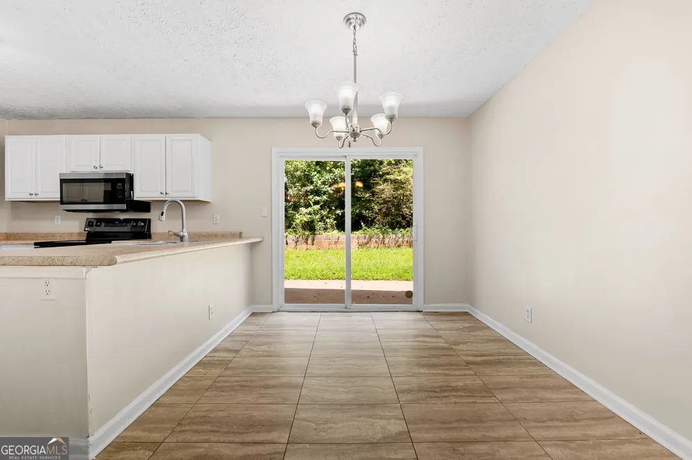 220 Splitwood LN Fairburn, GA 30213