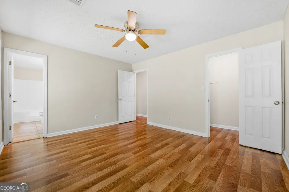 220 Splitwood LN Fairburn, GA 30213