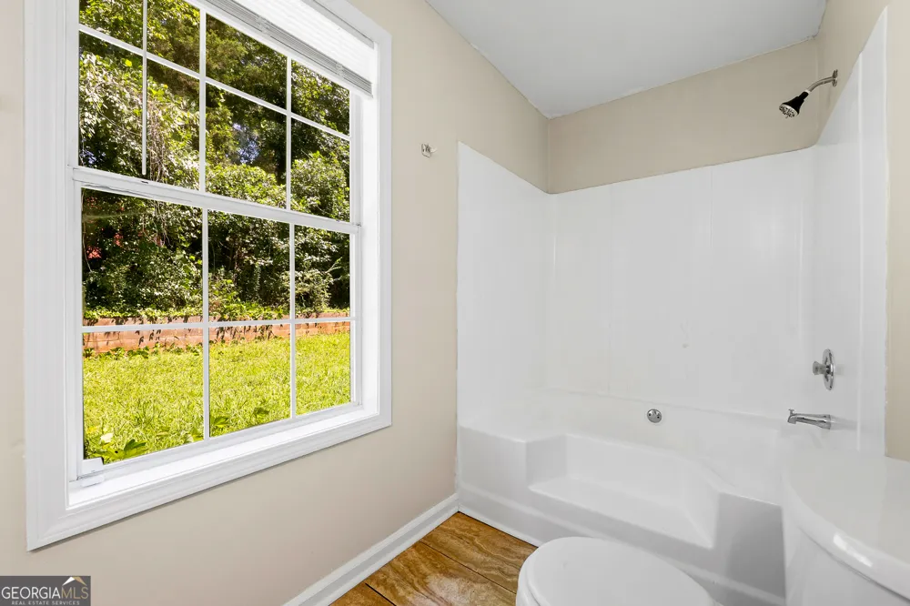 220 Splitwood LN Fairburn, GA 30213