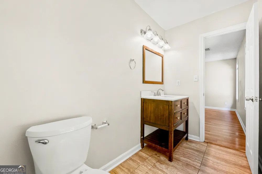 220 Splitwood LN Fairburn, GA 30213